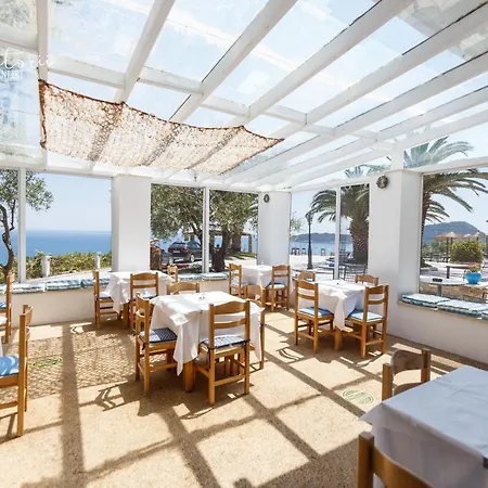 Ξενοδοχείο Kinira Beach Hotel 2*