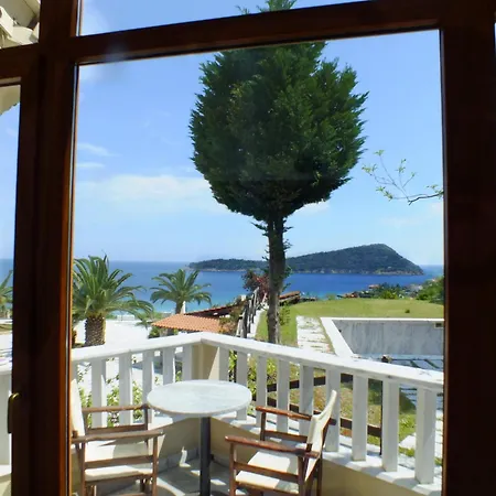 Kinira Beach Hotel 2*