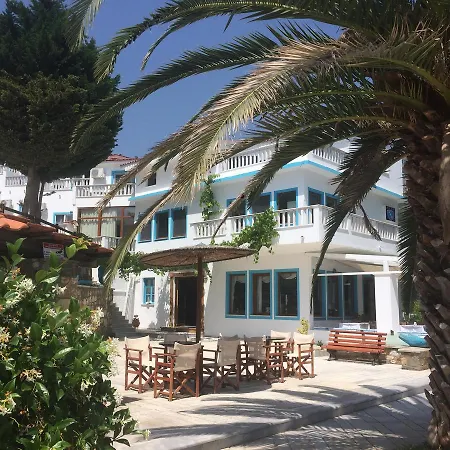 Ξενοδοχείο Kinira Beach Hotel 2*