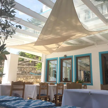 Ξενοδοχείο Kinira Beach Hotel 2*