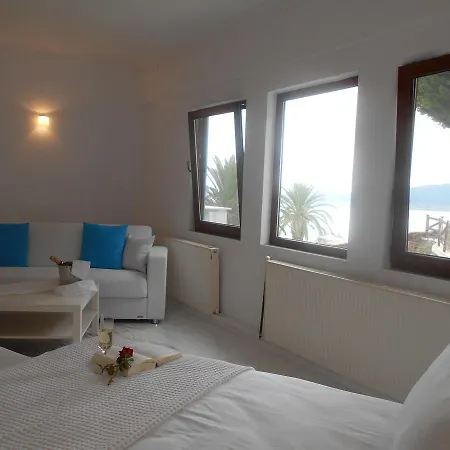 Kinira Beach Hotel Ξενοδοχείο 2*