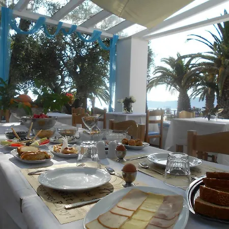 Kinira Beach Hotel 2* Κοίνυρα