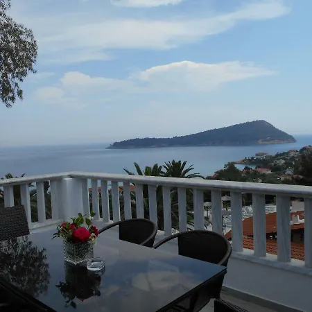 Kinira Beach Hotel Ξενοδοχείο 2*