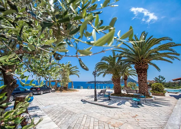 Kinira Beach Hotel Otel