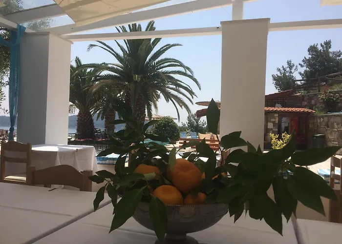 Kinira Beach Hotel Otel