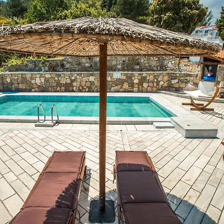 Kinira Beach Hotel 호텔 코이니라