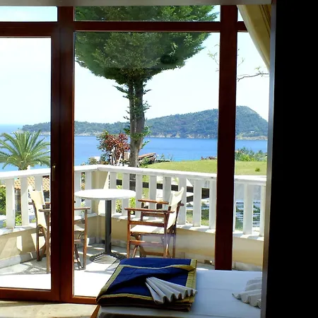 Hotel Kinira Beach Hotel