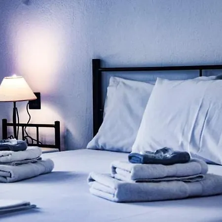 Kinira Beach Hotel 2* كوينيرا