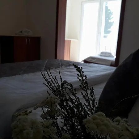 Kinira Beach Hotel 2* 코이니라