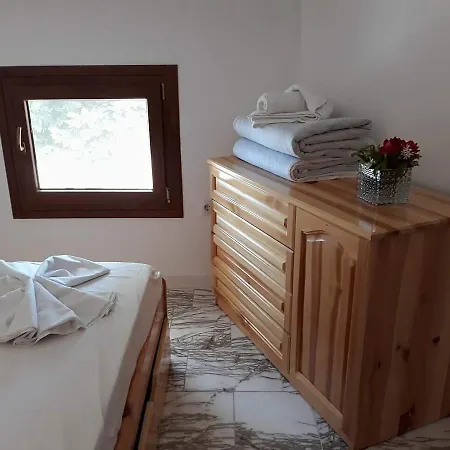 호텔 Kinira Beach Hotel 코이니라
