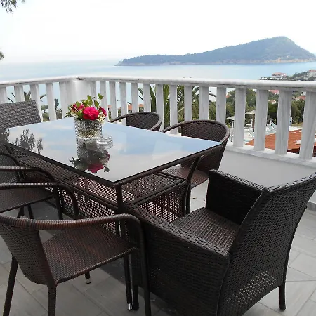 호텔 Kinira Beach Hotel 2*