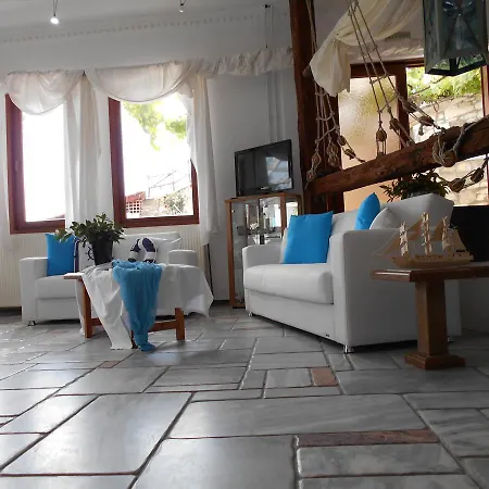 فندق Kinira Beach Hotel كوينيرا