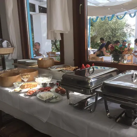 Kinira Beach Hotel 2* كوينيرا