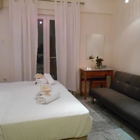 فندق Kinira Beach Hotel 2*