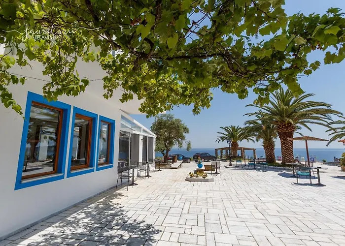 Kinira Beach Hotel 2*