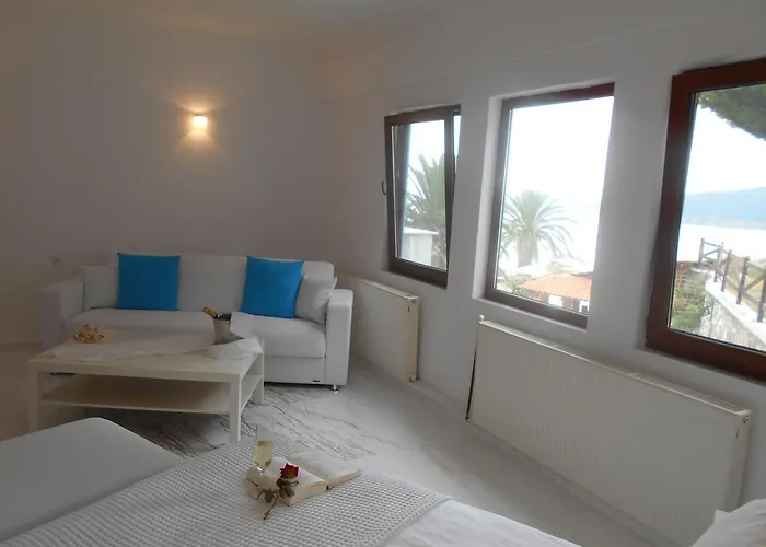 Kinira Beach Hotel Ξενοδοχείο