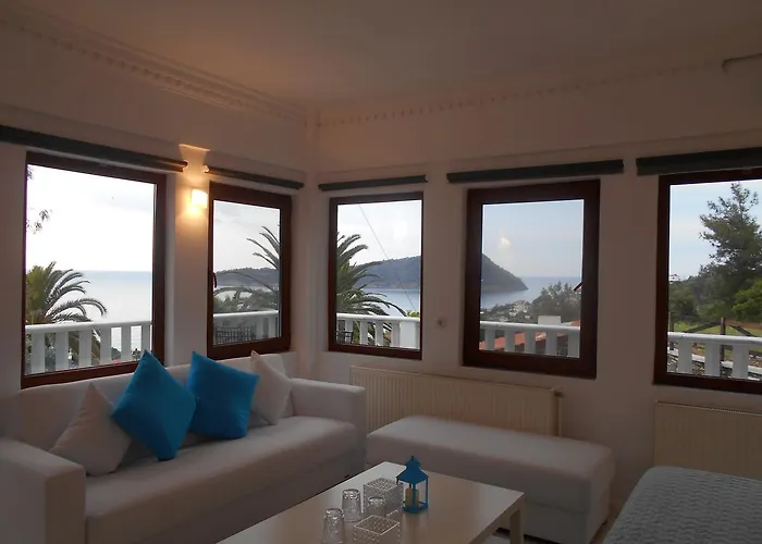 Ξενοδοχείο Kinira Beach Hotel Κοίνυρα