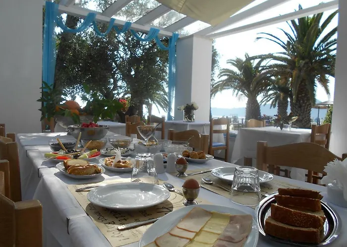 Kinira Beach Hotel 2* Κοίνυρα